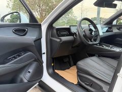 BYD Dolphin 06 DM-i Smart Drive 120KM Deluxe - ფოტო 9