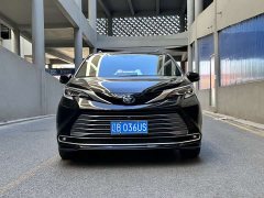 Toyota Sienna 2.5L Hybrid Premium Edition - ფოტო 1