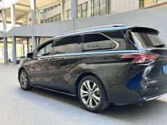 Toyota Sienna 2.5L Hybrid Premium Edition - ფოტო 4