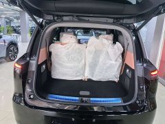 Leapmotor D19 Extended Range 500 Deluxe Edition Six-Seater - ფოტო 6
