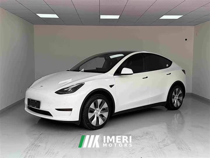 Tesla Model Y Facelift Rear-Wheel Drive