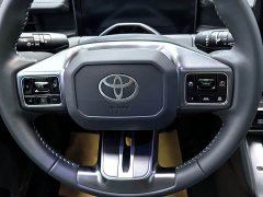 Toyota RAV4 2.0L AWD Luxury - ფოტო 14