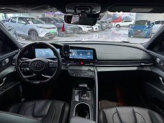 Hyundai Elantra 2022 1.5L CVT Luxury - ფოტო 13