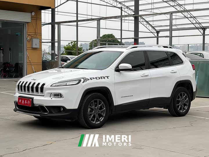 Jeep Freedom Light 2.0L 2WD Edition - ავტომობილი ჩინეთიდან