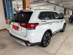 Mitsubishi Outlander 2.4L AWD Radiance Edition 5-Seater - ფოტო 6