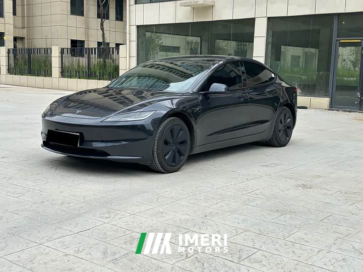 Tesla Model 3 Rear-Wheel Drive