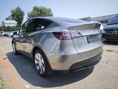 Tesla Model Y Long Range All-Wheel Drive - ფოტო 15