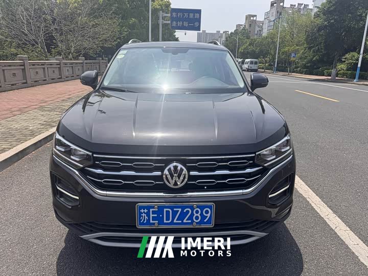 Volkswagen Taos 330TSI FWD Luxury Smart Connected Edition