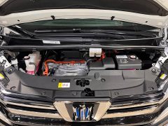 Toyota Vellfire 2021 Crown Hybrid 2.5L HV Premium Edition - ფოტო 17