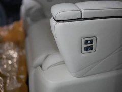 Toyota Vellfire Crown Hybrid 2.5L Executive Premier Edition - ფოტო 12