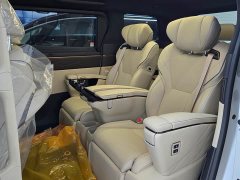 Toyota Vellfire Crown Hybrid 2.5L Executive Premier Edition - ფოტო 14