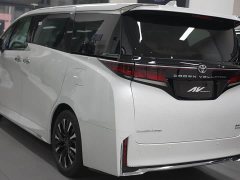 Toyota Vellfire Crown Hybrid 2.5L Executive Premier Edition - ფოტო 4