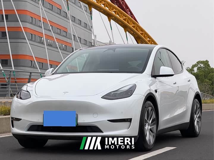 Tesla Model Y standard range rear-wheel drive version