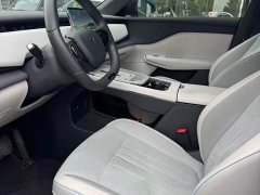 Voyah Lantu Zhiyin 2024 Ultra-Long Range Smart Comfort Edition - ფოტო 8