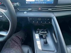 Hyundai Elantra 1.5L CVT Luxury - ფოტო 10