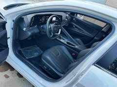 Hyundai Elantra 1.5L CVT Luxury - ფოტო 4
