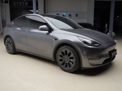 Tesla Model Y Standard Range RWD - ფოტო 3