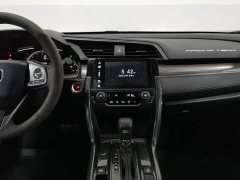 Honda Civic 2021 Hatchback 220 Turbo CVT Trendy Control - ფოტო 12