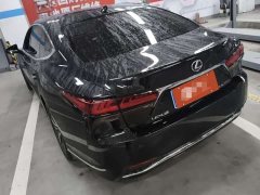 Lexus LS 500h Premium - ფოტო 5