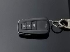 Toyota Avalon 2019 Hybrid 2.5L Luxury National VI - ფოტო 19