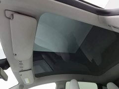 Tesla Model Y Rear-Wheel Drive - ფოტო 14
