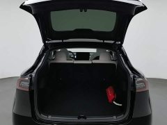 Tesla Model Y Rear-Wheel Drive - ფოტო 16