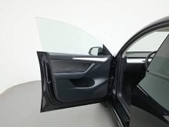 Tesla Model Y Rear-Wheel Drive - ფოტო 8