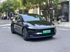 Tesla Model Y Rear-Wheel Drive - ფოტო 3