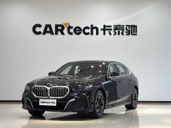 BMW 5 Series 530Li Luxury M Sport Package - ფოტო 1
