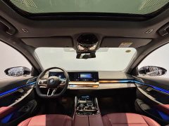 BMW 5 Series 530Li Luxury M Sport Package - ფოტო 15