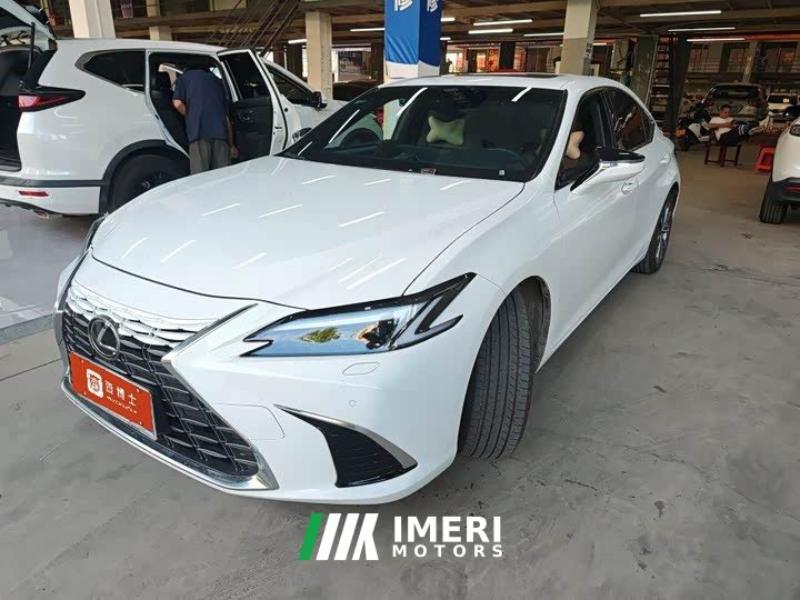 Lexus ES 2025 200 Premium Edition - ავტომობილი ჩინეთიდან