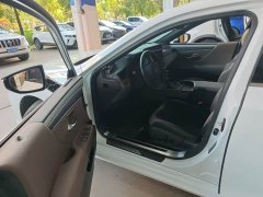 Lexus ES 2025 200 Premium Edition - ფოტო 4