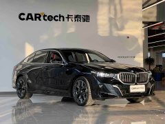BMW 5 Series 530Li Luxury M Sport Package - ფოტო 3