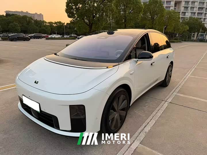 Li Auto i8 2025 Standard Edition - ავტომობილი ჩინეთიდან