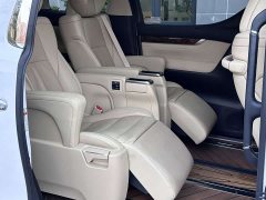 Toyota Alphard Hybrid 2.5L Luxury - ფოტო 11