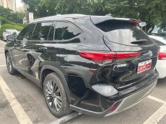 Toyota Highlander 2022 Hybrid 2.5L AWD Premium 7-Seater - ფოტო 8