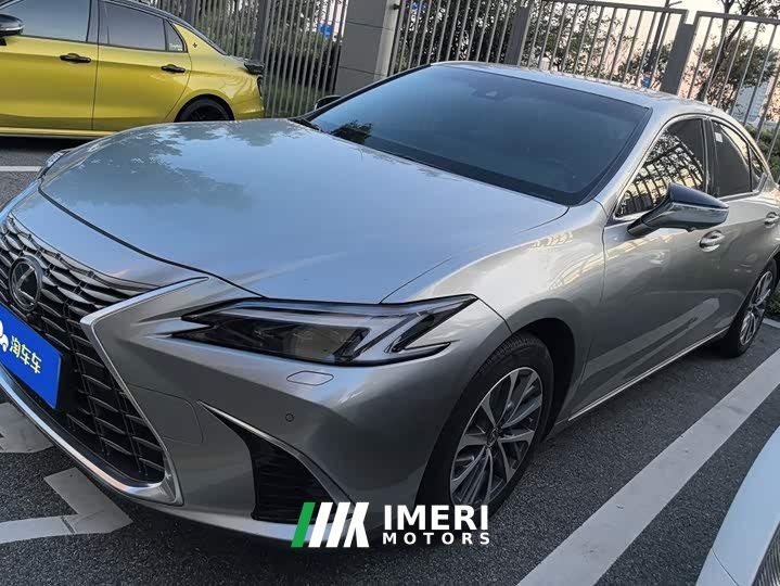 Lexus ES 300h Premium Edition - ავტომობილი ჩინეთიდან