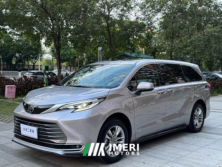 Toyota Sienna 2.5L Hybrid AWD Premium