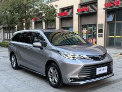 Toyota Sienna 2024 2.5L Hybrid AWD Premium - ფოტო 3