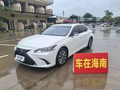 Lexus ES 200 Premium Edition - ფოტო 1