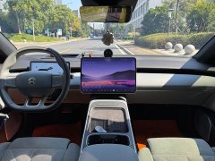 NIO ET5T Champion Commemorative Edition 75kWh Touring - ფოტო 6
