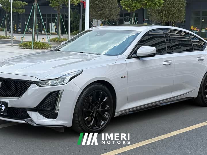 Cadillac CT5 28T Leading Sport