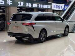 Toyota Sienna 2.5L Hybrid AWD Premium - ფოტო 14