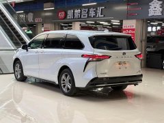 Toyota Sienna 2.5L Hybrid AWD Premium - ფოტო 16