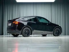 Tesla Model Y Rear-Wheel Drive - ფოტო 11