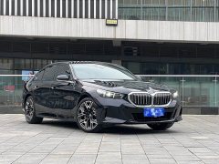 BMW 5 Series 530Li Luxury M Sport Package - ფოტო 3