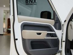 Land Rover Defender 110 P400 Dark Edition - ფოტო 14