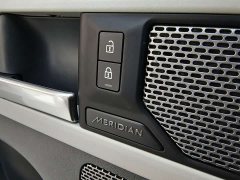 Land Rover Defender 110 P400 Dark Edition - ფოტო 16