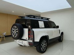Land Rover Defender 110 P400 Dark Edition - ფოტო 2