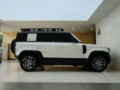 Land Rover Defender 110 P400 Dark Edition - ფოტო 3